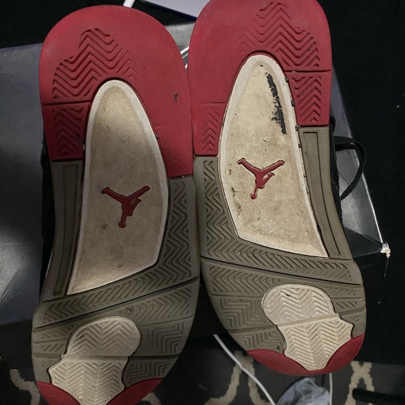 Air Jordan Bred 4 - Picture 4 of 6